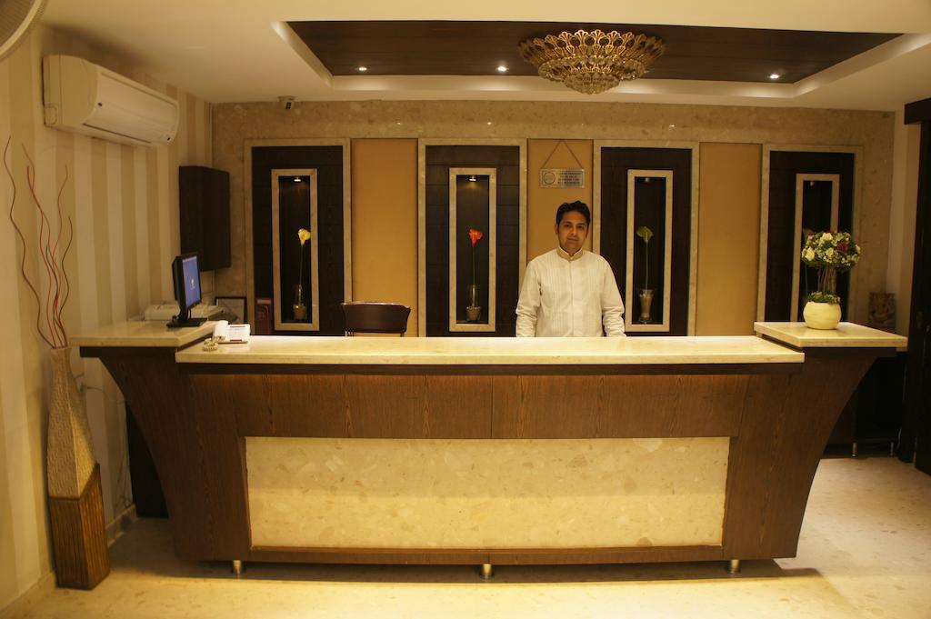 Hotel Surya Prime Kota  Eksteriør billede