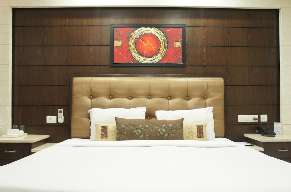 Hotel Surya Prime Kota  Eksteriør billede