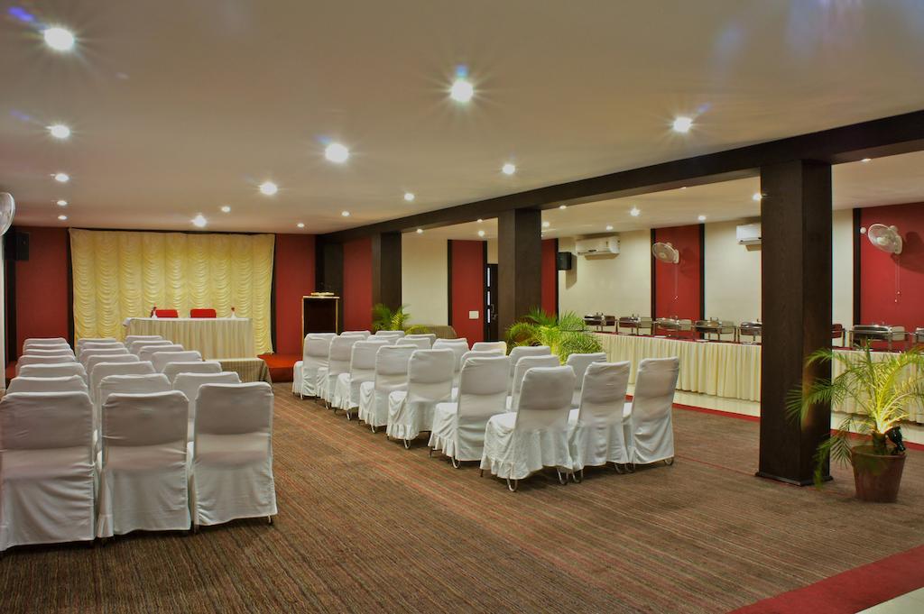 Hotel Surya Prime Kota  Eksteriør billede